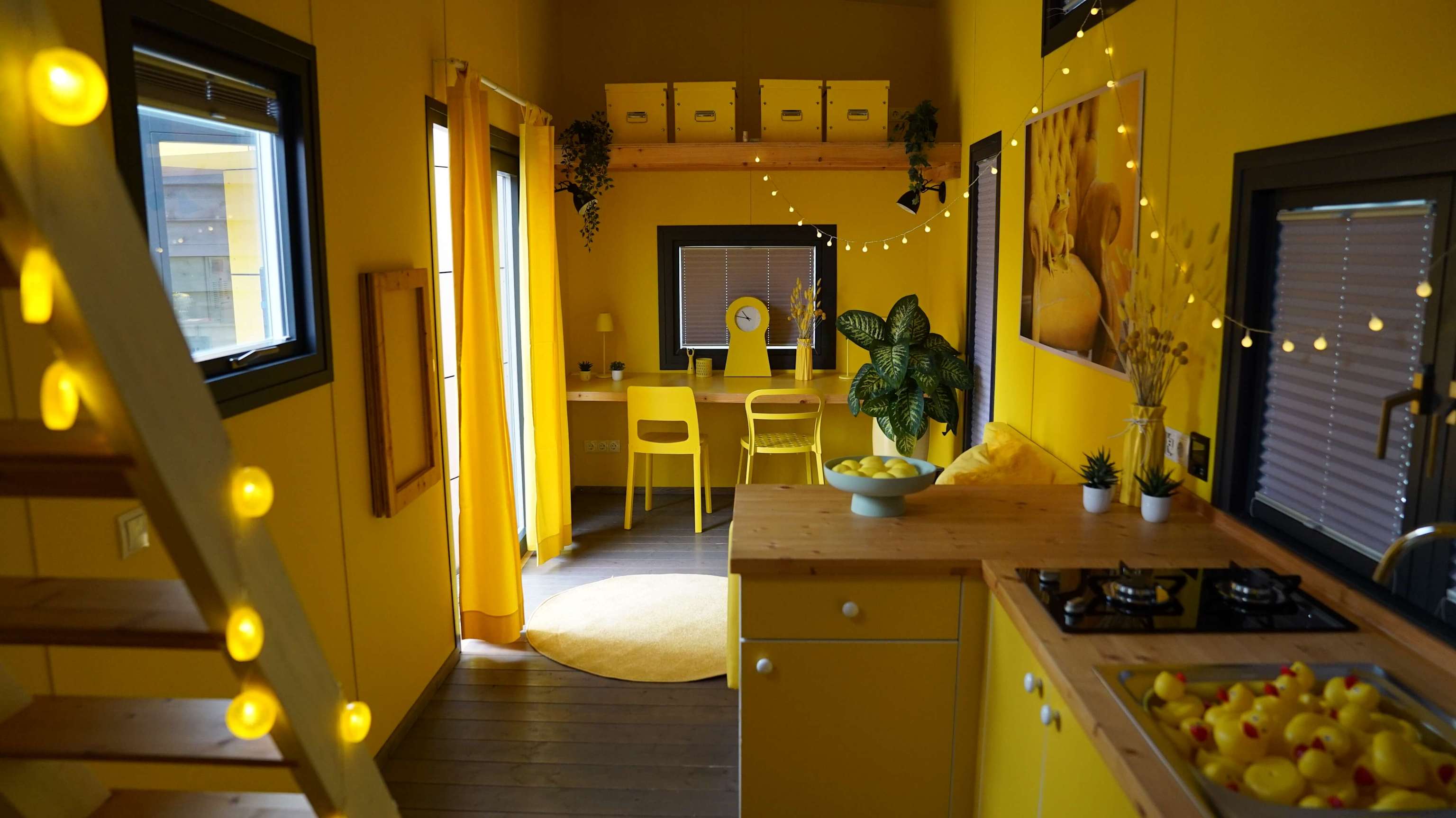 Foto des Yello Tiny Houses von innen.