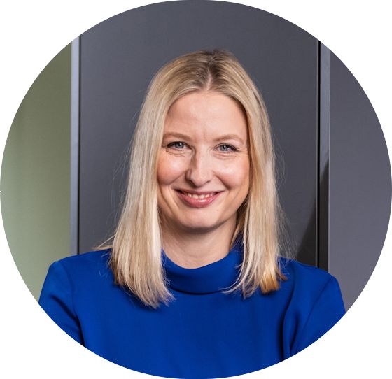 Deine Yello Presseanfrage richtest du gerne an Tanja Beer Portrait Foto der Yello Pressesprecherin Tanja Beer
